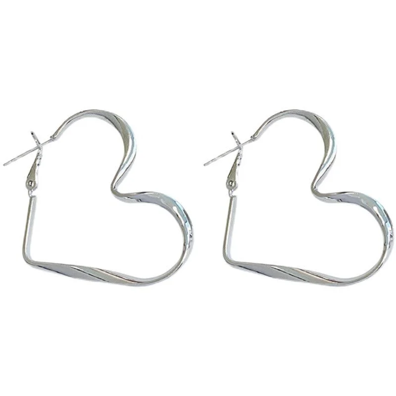 Minimalist Aesthetic Heart Earrings — view 1